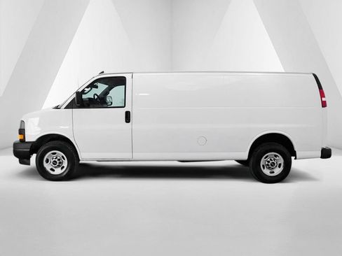 Used 2022 GMC Savana 2500 Extended RWD image 4