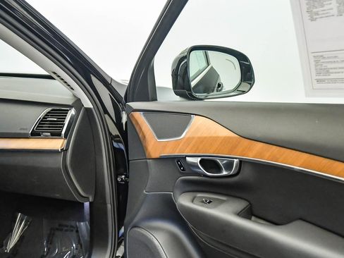 Certified 2025 Volvo XC90 B6 Plus image 20