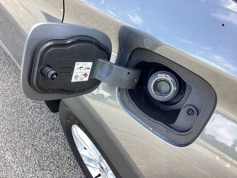 Used 2022 Ford Explorer XLT w/ Equipment Group 202A image 17