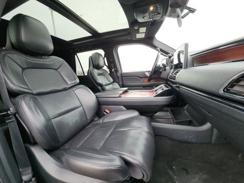 Used 2024 Lincoln Navigator Reserve image 6