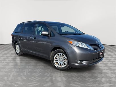 Used 2017 Toyota Sienna XLE