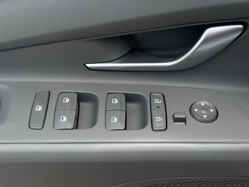 Used 2025 Hyundai Elantra Sport FWD image 21