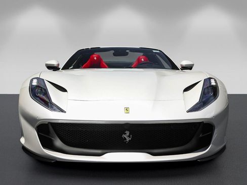 Used 2021 Ferrari 812 GTS RWD image 8