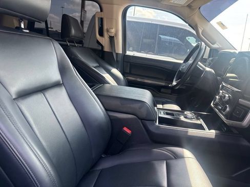 Used 2023 Ford Expedition XLT RWD image 8