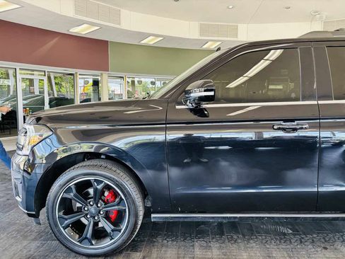 Used 2022 Ford Expedition Limited w/ Equipment Group 304A AWD/4WD image 16