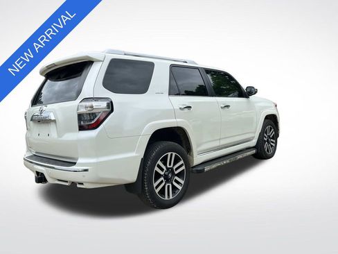 Used 2022 Toyota 4Runner Limited AWD/4WD image 3