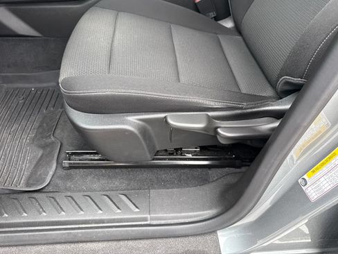 Used 2024 Chevrolet Colorado LT w/ LT Convenience Package RWD image 16