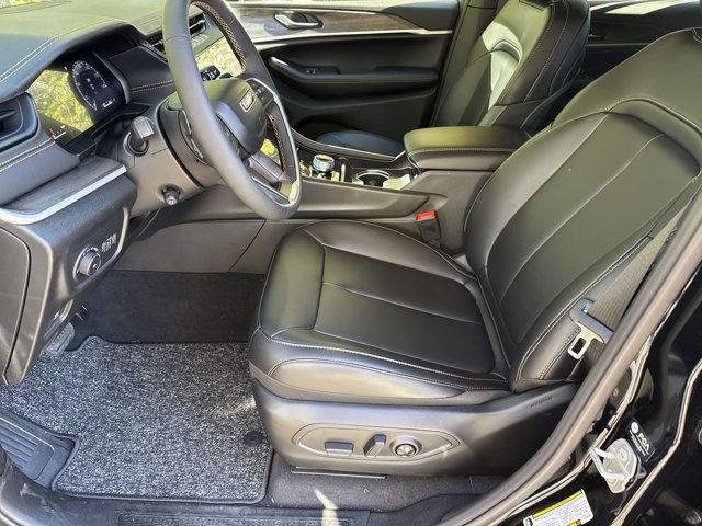 New 2026 Jeep Grand Cherokee Limited AWD/4WD image 9