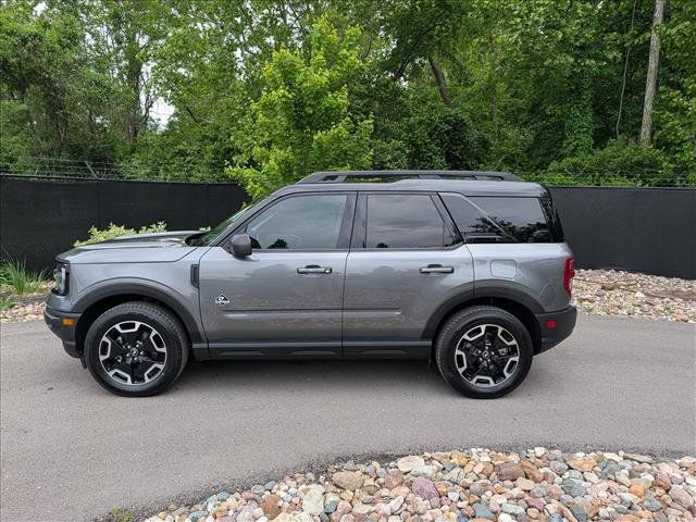 Used 2023 Ford Bronco Sport Outer Banks w/ Tech Package AWD/4WD image 2
