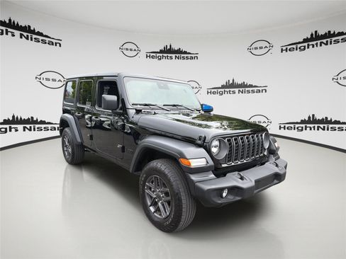 Used 2025 Jeep Wrangler Sport S AWD/4WD image 7