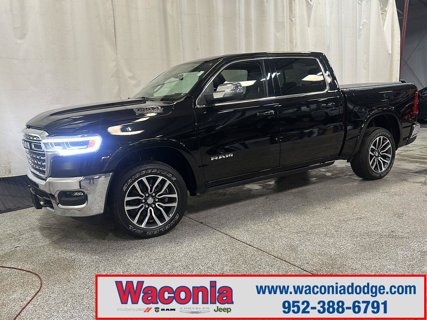 Used 2025 RAM 1500 Limited AWD/4WD image 1