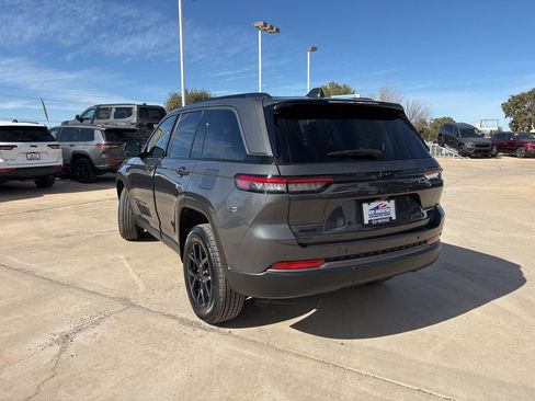 New 2026 Jeep Grand Cherokee Altitude AWD/4WD image 7