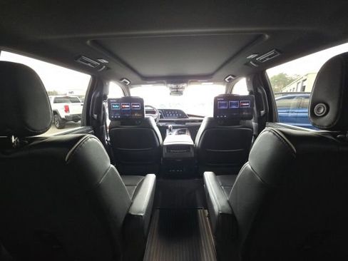 Used 2024 Cadillac Escalade ESV Premium Luxury w/ Performance Package image 18