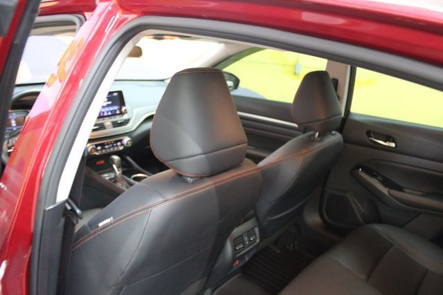 Used 2023 Nissan Altima 2.5 SR AWD/4WD image 10