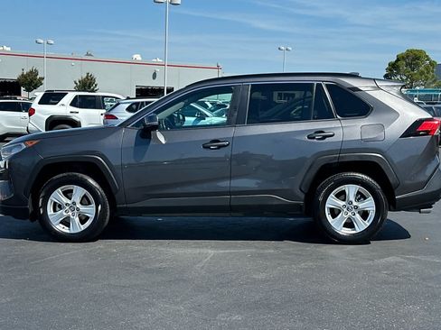 Used 2020 Toyota RAV4 XLE w/ Convenience Package FWD image 9