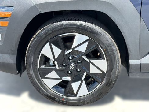 Used 2025 Hyundai Kona SEL FWD image 11