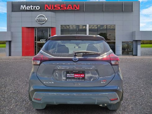 Used 2023 Nissan Kicks SV image 5