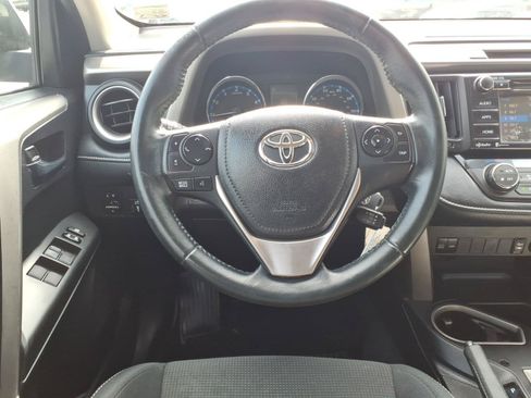Used 2016 Toyota RAV4 XLE AWD/4WD image 5