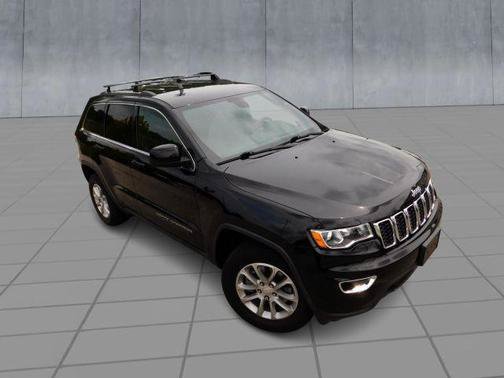 Used 2021 Jeep Grand Cherokee Laredo AWD/4WD image 2
