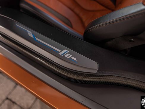 Used 2019 BMW i8 Roadster image 22