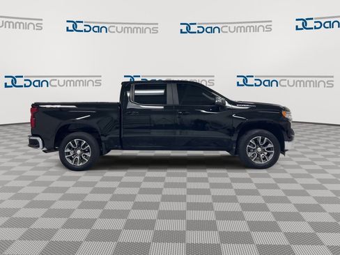 Used 2023 Chevrolet Silverado 1500 LT AWD/4WD image 9