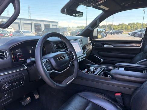 Used 2022 Jeep Wagoneer Series I w/ Convenience Group I AWD/4WD image 12