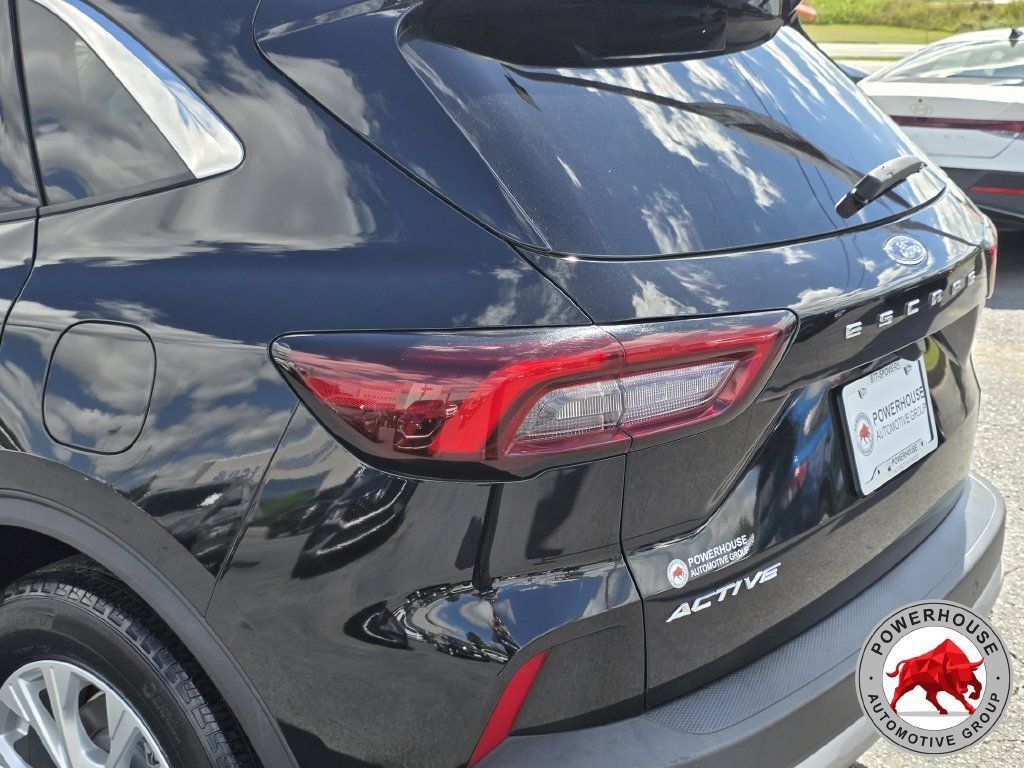 Used 2024 Ford Escape Active w/ Tech Pack #1 FWD image 11