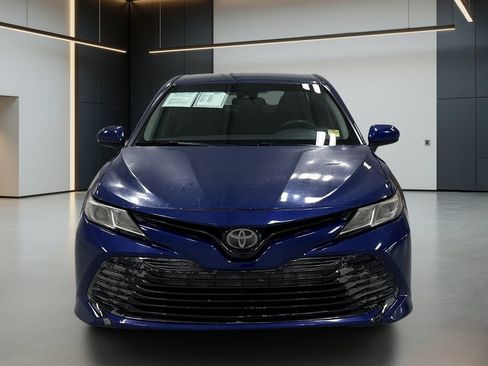 Used 2018 Toyota Camry LE FWD image 9