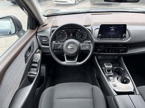 Used 2023 Nissan Rogue S FWD image 2