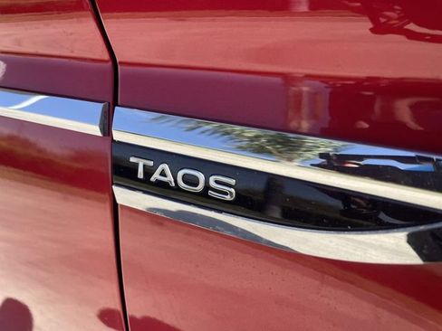 Used 2022 Volkswagen Taos SE FWD image 31