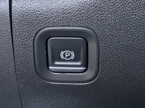 Used 2021 Chevrolet Silverado 1500 LT image 19