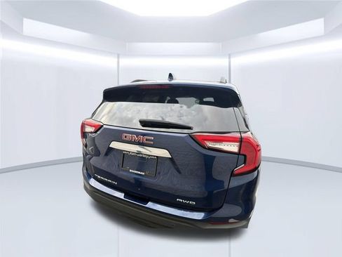 Used 2022 GMC Terrain SLE w/ Driver Convenience Package AWD/4WD image 5
