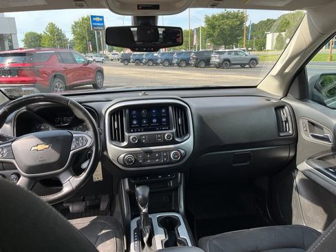 Used 2022 Chevrolet Colorado LT w/ LT Convenience Package AWD/4WD image 20