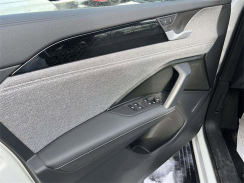 New 2025 Volkswagen Tiguan S image 15