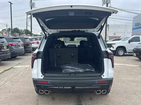 New 2026 Chevrolet Traverse LT w/ Midnight/Sport Edition AWD/4WD image 11