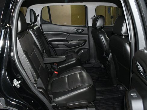 Used 2019 GMC Acadia SLT FWD image 50