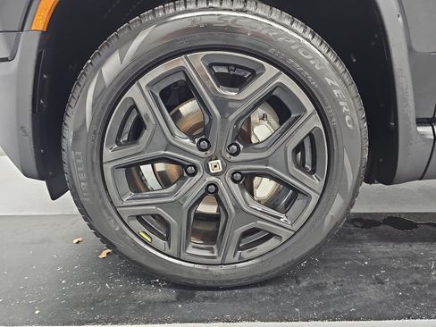 Used 2024 Rivian R1T Adventure AWD/4WD image 9