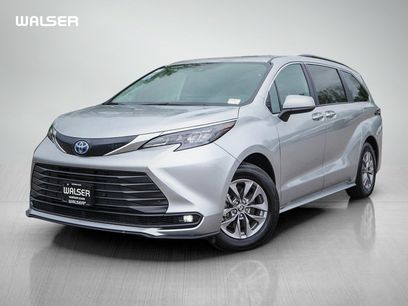 Used 2025 Toyota Sienna XLE w/ XLE Plus Package