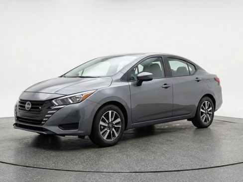 Used 2025 Nissan Versa SV FWD image 3