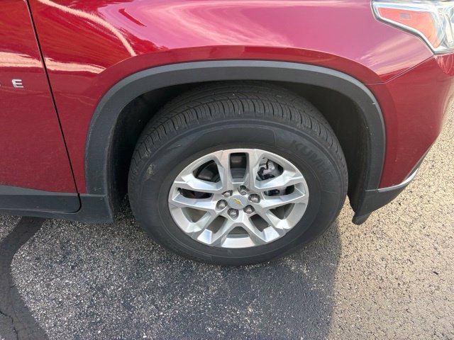 Used 2021 Chevrolet Traverse LT FWD image 18