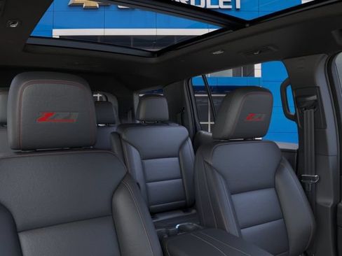 New 2026 Chevrolet Traverse Z71 w/ Enhanced Driving Package AWD/4WD image 24