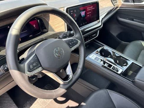 Used 2025 Volkswagen Atlas SEL AWD/4WD image 10