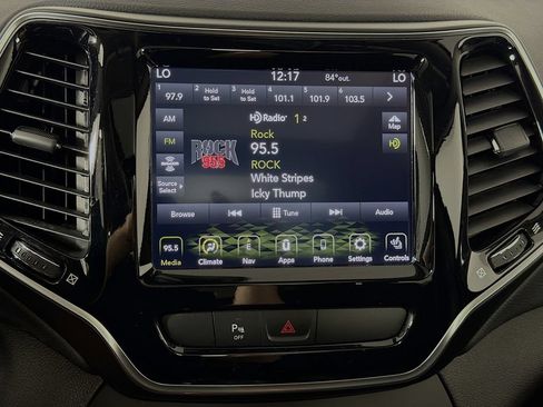 Used 2020 Jeep Cherokee Limited AWD/4WD image 15