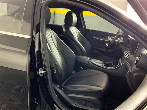 Used 2022 Mercedes-Benz E 350 Sedan image 9
