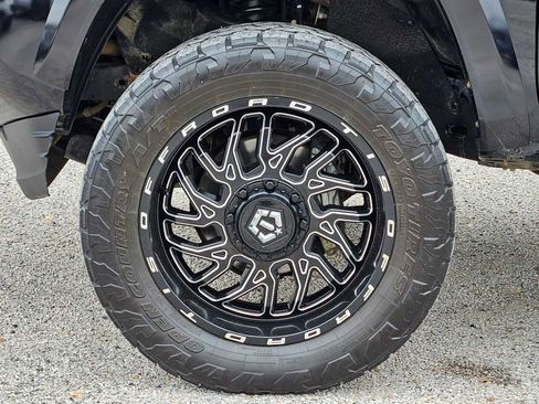 Used 2022 Toyota Tacoma TRD Sport image 14