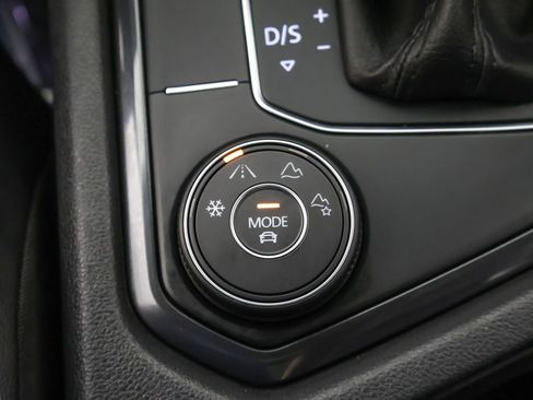 Used 2019 Volkswagen Tiguan SEL image 54