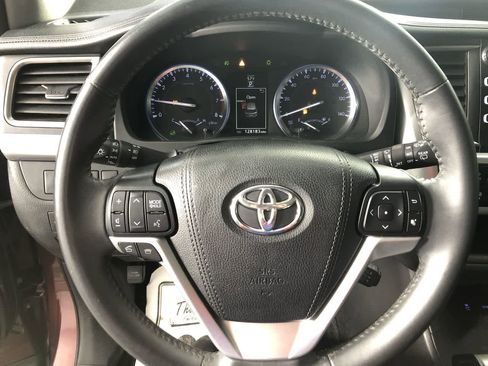 Used 2016 Toyota Highlander XLE image 14