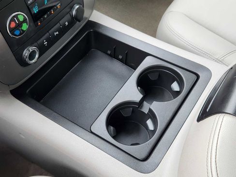 Used 2011 GMC Yukon SLT w/ SLT Chrome Package RWD image 20