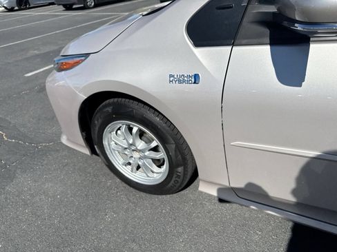 Used 2022 Toyota Prius Prime XLE FWD image 14