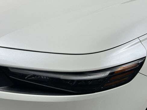 Used 2025 Honda Accord SE image 11